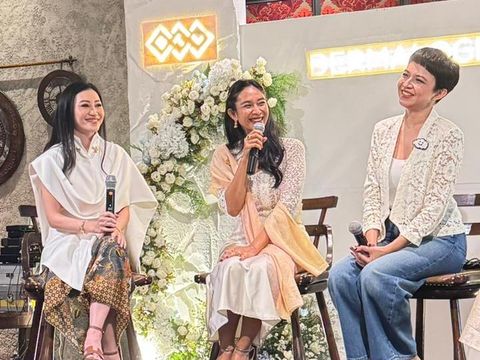 dr. Arini Astasari, SpDVE, FINSDV & Happy Salma dr. Arini Astasari, SpDVE, FINSDV & Happy Salma