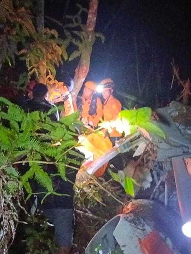 Evakuasi Jenazah Korban Helikopter Jatuh di Sekadau