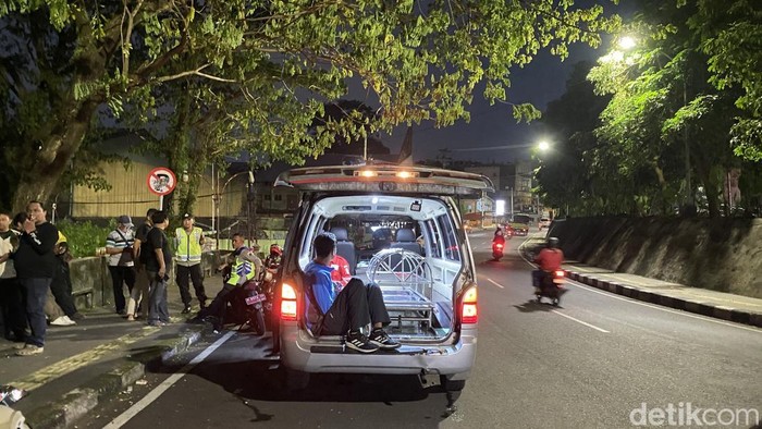 Seorang pria berinisial PS (46), ditemukan meninggal dunia di samping makam pahlawan Sriwijaya, Kecamatan Semarang Selatan, Kota Semarang. 