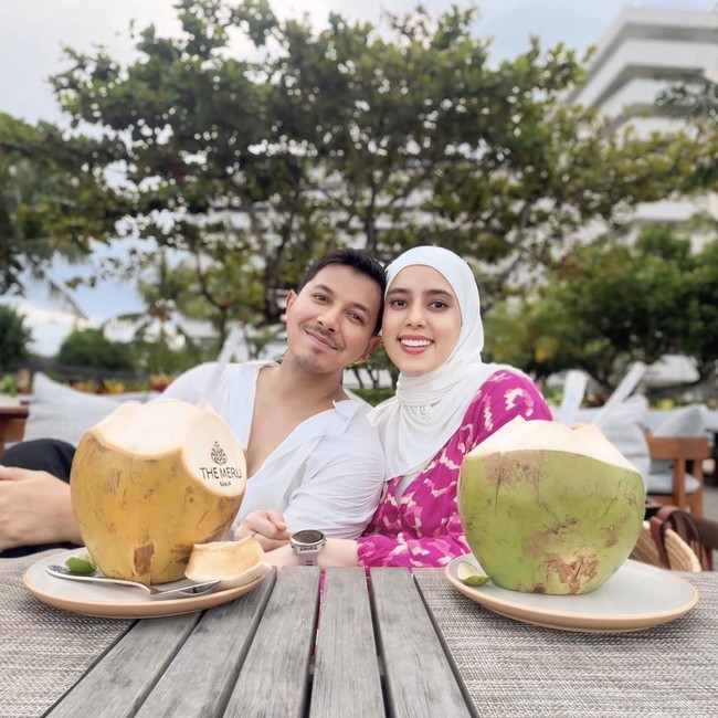 Romantis! Manisnya Fairuz A.Rafiq dan Sonny Septian saat Kulineran di Bali