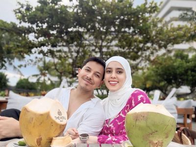Romantis! Manisnya Fairuz A.Rafiq dan Sonny Septian saat Kulineran di Bali