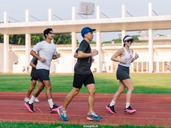 Gaya Couple Gisella Anastasia-Cinta Brian Lari Bareng, Pakai Outfit Kembar