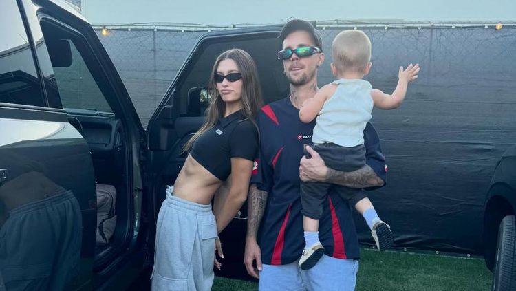 Positive Vibes! Hailey Gendong Anak Nonton Justin Bieber di Coachella