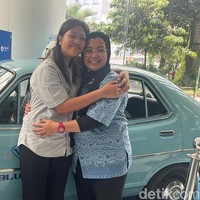 Kisah Kartini di Balik Kemudi: Jadi Pengemudi Taksi Demi Obati Anak Diabetes