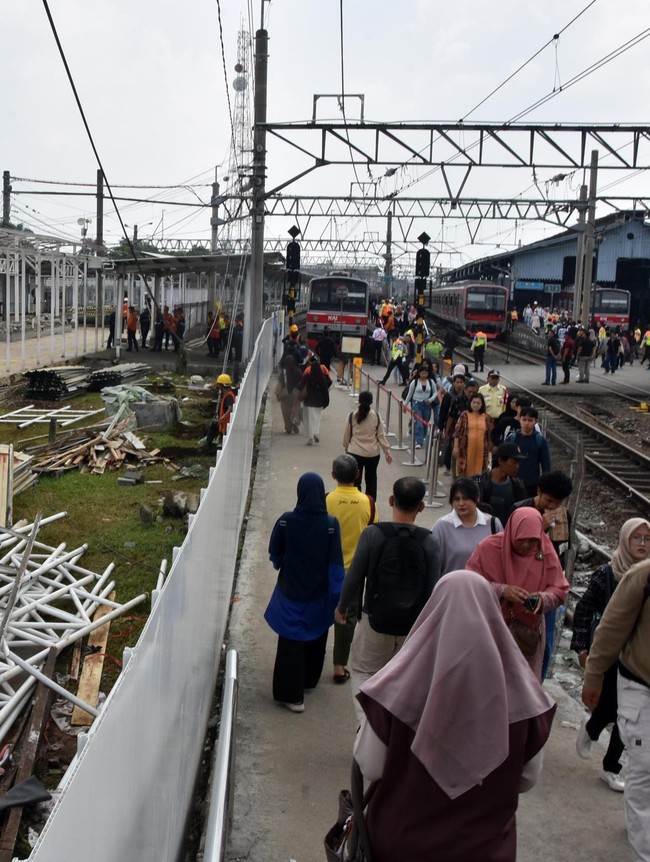 Jalur dan Peron Stasiun Bogor Diperluas