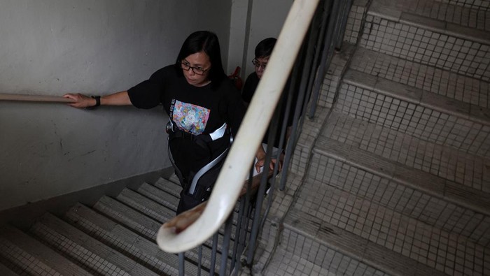 Kaki Robot Bantu Korban Kebakaran Apartemen Hong Kong