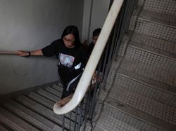 Kaki Robot Bantu Korban Kebakaran Apartemen Hong Kong