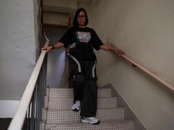 Kaki Robot Bantu Korban Kebakaran Apartemen Hong Kong