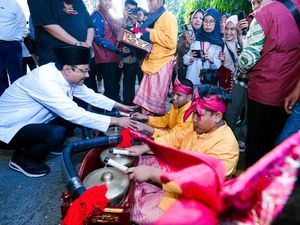 Bakti Sosial di NTB, Kemensos Salurkan Beragam Bantuan untuk Warga Rentan