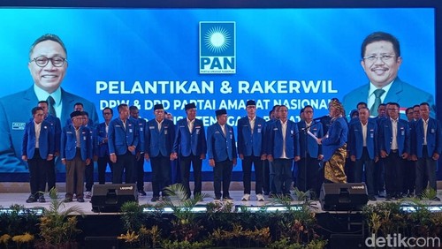 Ketua Umum PAN Zulkifli Hasan melantik Lalu Ahmad Zaini sebagai ketua DPW PAN NTB, Jumat (17/4/2026).