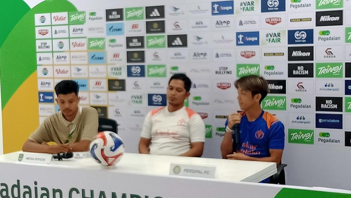 Konferensi pers jelang laga Persela Lamongan vs Persipal Palu