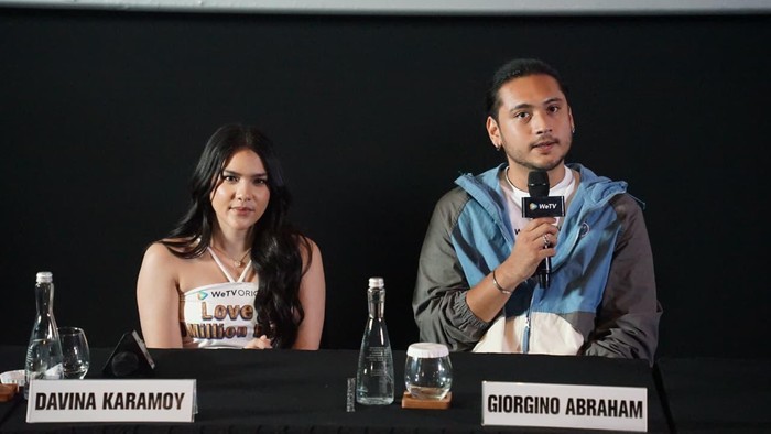 WeTV Indonesia luncurkan serial orisinal Love & 10 Million Dollars pada 17 April 2026. Kisah romansa penuh konflik antara Elina dan Arman yang menggugah emosi.