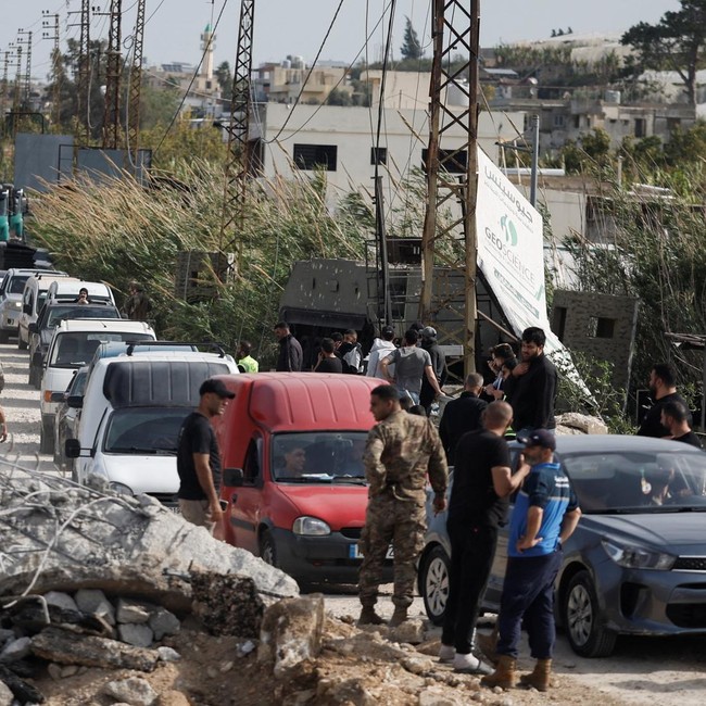 Meski Hancur, Jembatan Qasmiyeh Jadi Jalur Pulang Warga Lebanon