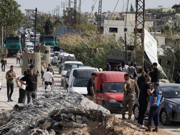 Meski Hancur, Jembatan Qasmiyeh Jadi Jalur Pulang Warga Lebanon