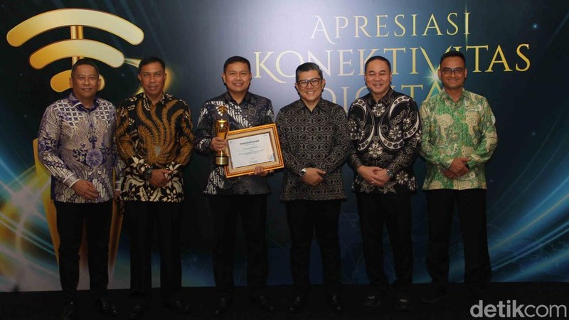 Menteri Komunikasi dan Digital (Menkomdigi) RI, Meutya Hafid, memberikan apresiasi terhadap inisiatif detikcom dalam menggelar Apresiasi Konektivitas Digital 2026.