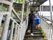 Minim Fasilitas, JPO Lenteng Agung Tak Ramah Disabilitas dan Lansia