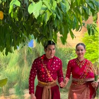 Nadech-Yaya telah lama dikagumi penggemar karena chemistry mereka di layar dan kisah cinta mereka di kehidupan nyata. Keduanya dipasangan dalam delapan proyek, termasuk Duang Jai Akkanee dan The Crown Princess. Foto: Instagram