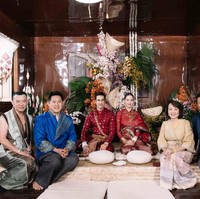 Berawal dari cinlok, kisah Nadech-Yaya yang dikenal sebagai pasangan lakorn (drama Thailand) dimulai pada 2011. Setelah lebih dari satu dekade bersama, pasangan ini bertunangan pada tahun 2023 dan menikah 3 tahun kemudian. Foto: Instagram