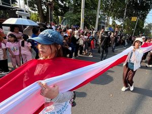 Bendera Merah Putih 100 Meter Membentang di Karnaval Paskah Kota Semarang