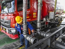 Tinjau Terminal BBM Plumpang, Istana Pastikan Tak Ada Kelangkaan BBM