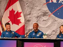 Potret Rise, Karya Bocah 8 Tahun yang Ikut Terbang ke Bulan