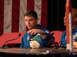 Potret Rise, Karya Bocah 8 Tahun yang Ikut Terbang ke Bulan