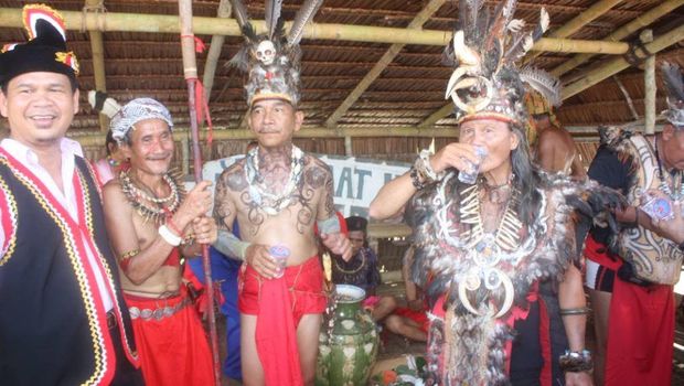 Ritual Nyobeng, Tradisi Memandikan Tengkorak Dayak Bidayuh Ritual Nyobeng, Tradisi Memandikan Tengkorak Dayak Bidayuh