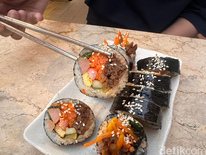 Seoul Gimbab, kedai makanan Korea baru di Oma Huis Cikajang, Jakarta Selatan.