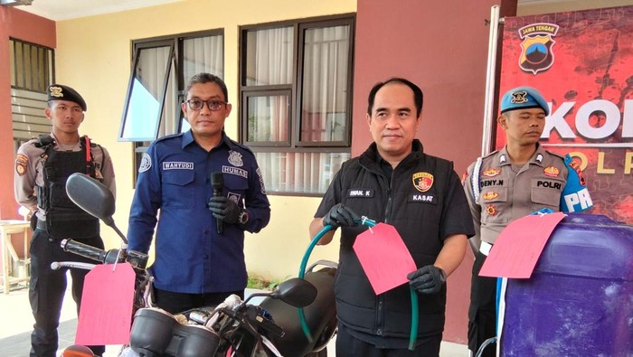 Sepeda motor Suzuki Thunder yang diduga untuk ngangsu BBM jenis pertalite di sejumlah SPBU diungkap Reskrim Polres Magelang Kota dalam rilis, Jumat (17/4/2026).