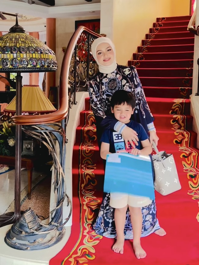 Siti Nurhaliza Perlihatkan Kondisi Terkini Usai Kecelakaan