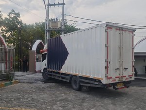Usut Kasus Dugaan Korupsi Layanan Kapal, Kejati Riau Sita 1 Truk Dokumen