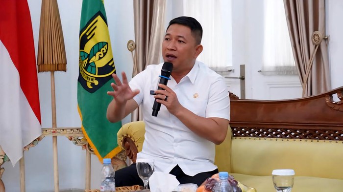 Wakil Bupati Sukabumi, Andreas.