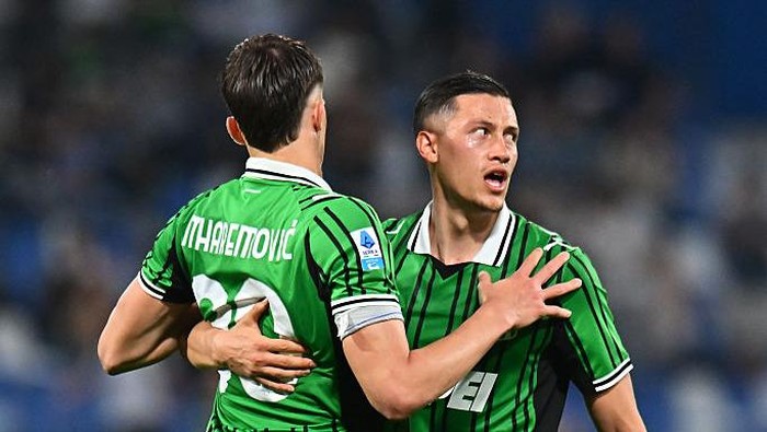 Video Jay Idzes Bantu Sassuolo Bungkam Como 2-1