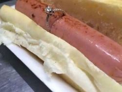 Deretan Momen Lamaran Paling Nyeleneh yang Sempat Vital di Internet