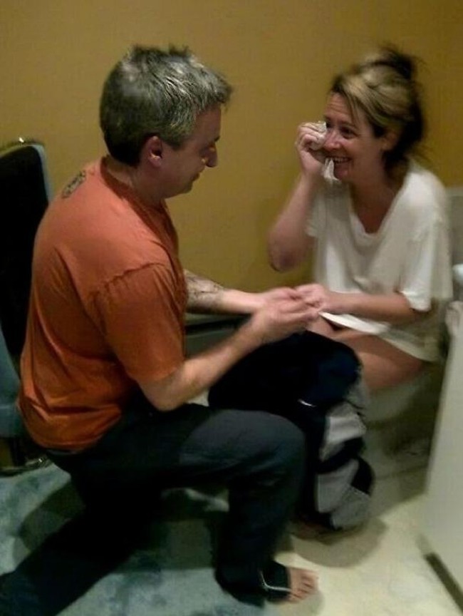 Deretan Momen Lamaran Paling Nyeleneh yang Sempat Vital di Internet