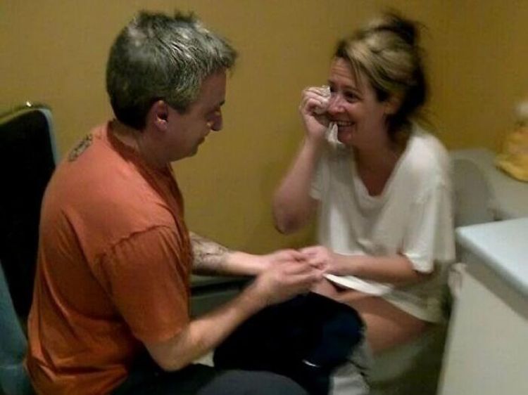 Deretan Momen Lamaran Paling Nyeleneh yang Sempat Viral di Internet