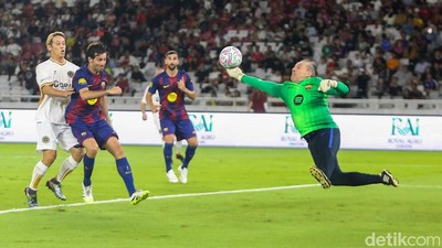 GBK Jadi Panggung Duel Barcelona Legends dan DRX