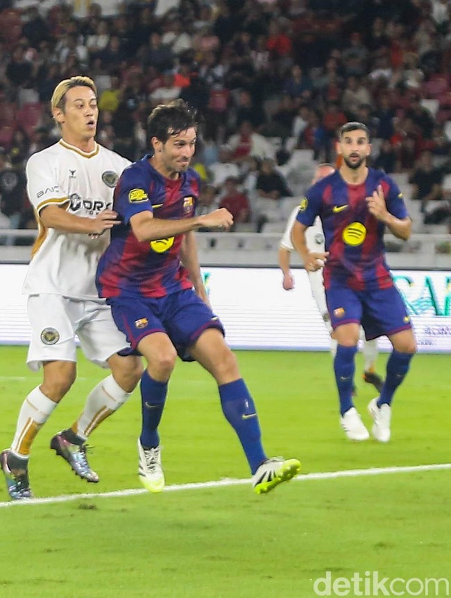 GBK Jadi Panggung Duel Barcelona Legends dan DRX