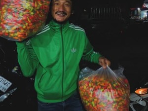 Isa Bajaj Buka Warung Tempong, Pakai Tomat hingga Kol Kebun Sendiri