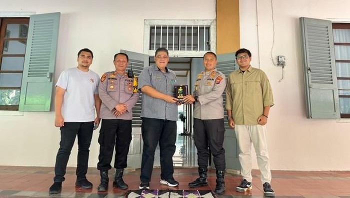 Kapolres Kediri AKBP Bramastyo Priaji melakukan kunjungan ke lokasi kebun tebu