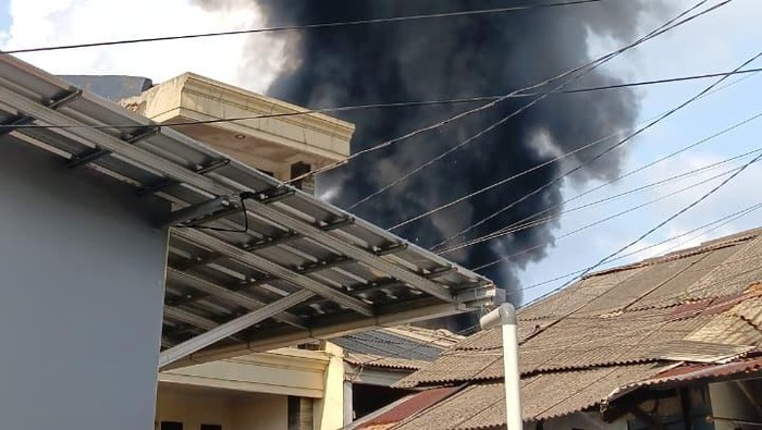 Kebakaran di lapak pedagang di Cipedak, Jagakarsa, Jakarta Selatan.