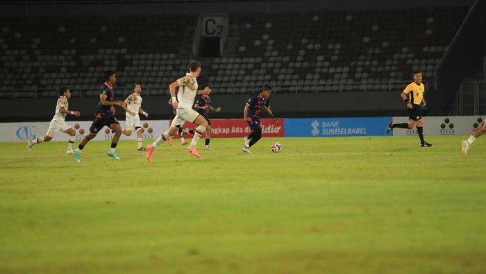 Laga Sumsel United melawan Persikda Depok