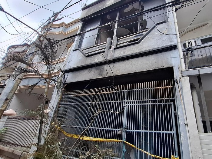 Lokasi kebakaran rumah di Gang Rambutan Timur 6, Tanjung Duren Utara, Grogol Petamburan, Jakarta Barat. Kebakaran tersebut menewaskan lima orang.