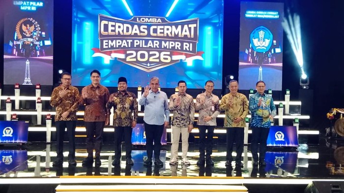Lomba cerdas cermat di Surabaya