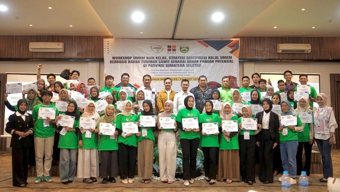 Pelaku UMKM berbasis turunan kelapa sawit ikuti workshop sertifikasi halal.