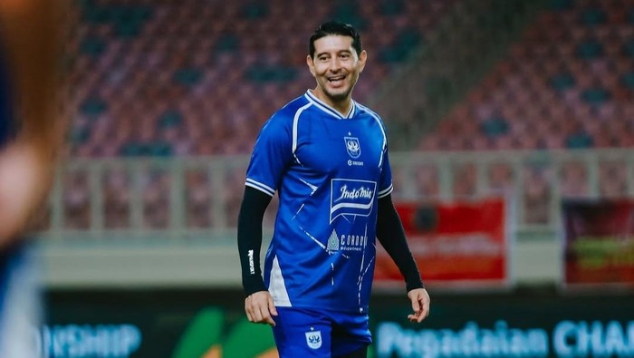 Pemain PSIS, Esteban Vizcarra kembali bisa bermain lawan Persipura usai menjalani hukuman akumulasi kartu.