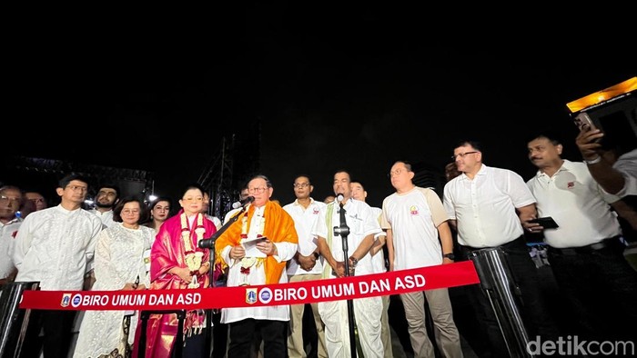 Pramono menghadiri malam renungan di Monas (Rumondang Naibaho/detikcom)