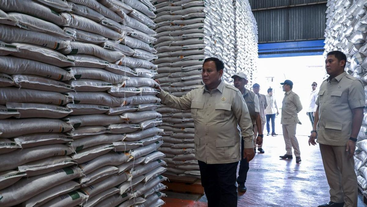 Prabowo Sidak Gudang Bulog di Magelang, Pastikan Stok Beras Aman — GLOBAL — ERYU PROJECT