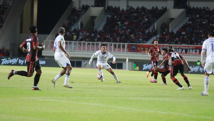 Laga Persipura Jayapura vs PSIS Semarang di Stadion Lukas Enembe, Kabupaten Jayapura, Sabtu (18/4/2026).