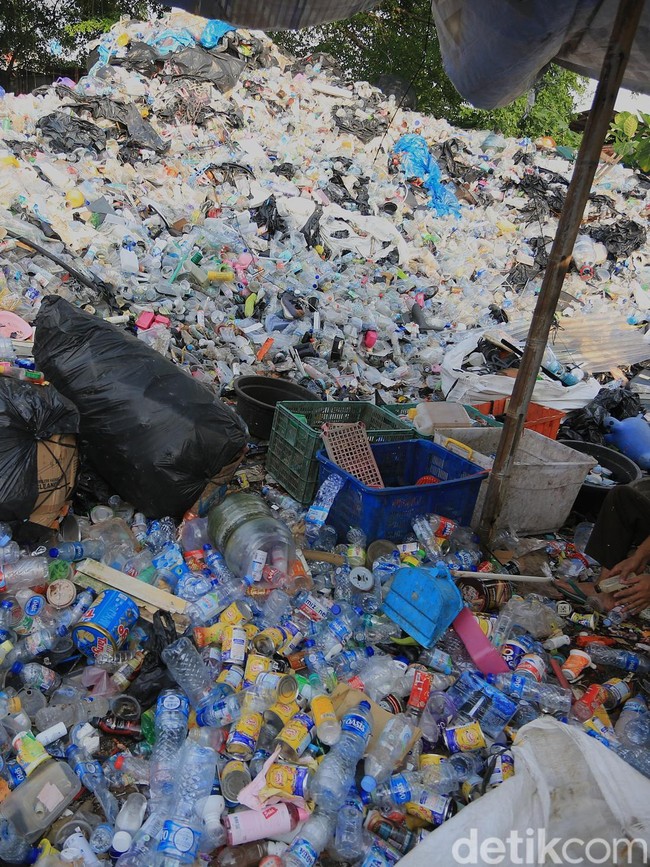 Sampah Plastik Capai 12,4 Juta Ton per Tahun